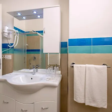 Lauro Charme Di Rosanova Rosa ソレント